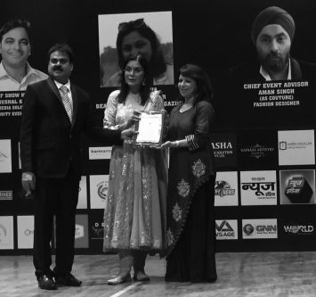 Zeenat Aman handing over the National excellence award 2018, New Delhi